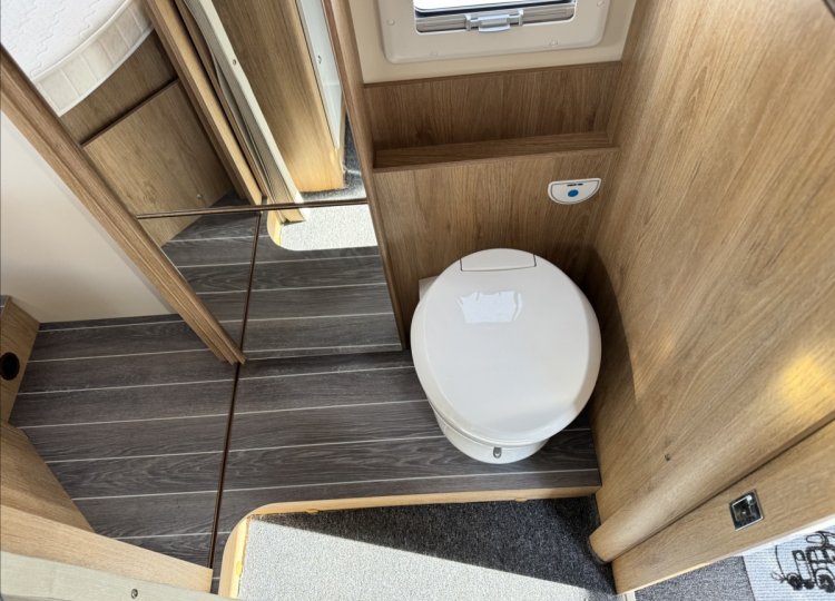 CI Caravans International , 2,0 HORON 66XT TDCi obytný automobil