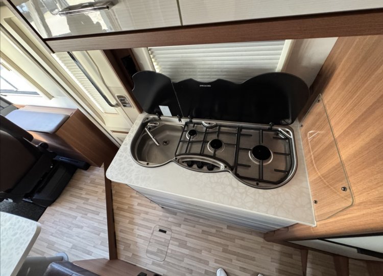 LMC Ostatní, 2,3 I 665 SPORT MJT obytný automobil