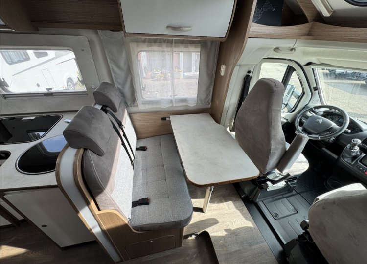 Carado , 2,2 T 338 HDi obytný automobil