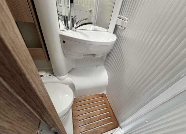 Carado , 2,2 T 338 HDi obytný automobil