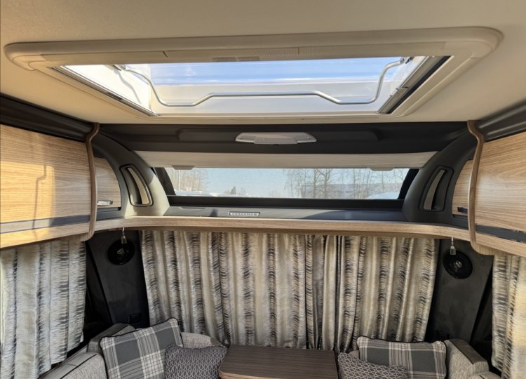 Coachmen , VIP 520 obytný přívěs