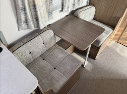 Coachmen , VIP 520 obytný přívěs