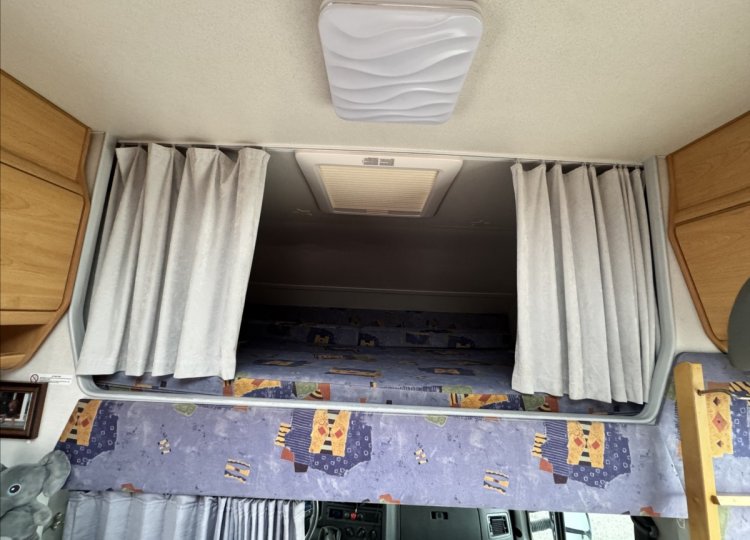 Knaus , 2,8 Sun Traveller JTD obytný automobil