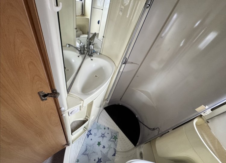 Knaus , 2,8 Sun Traveller JTD obytný automobil