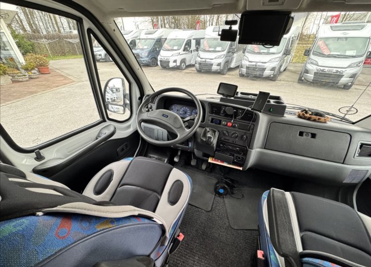 Knaus , 2,8 Sun Traveller JTD obytný automobil