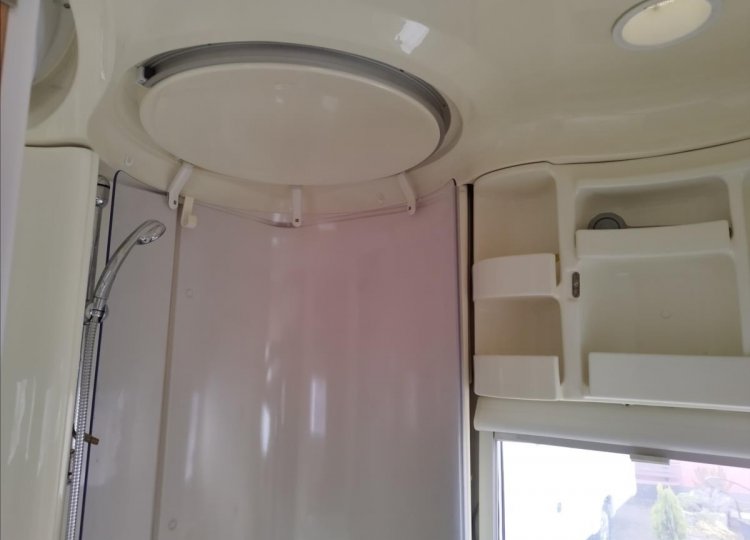 Knaus , 2,8 Sun Traveller JTD obytný automobil