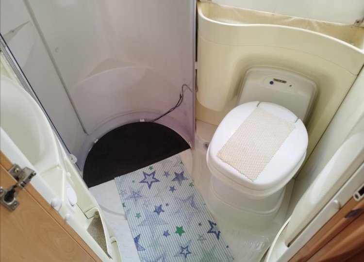 Knaus , 2,8 Sun Traveller JTD obytný automobil