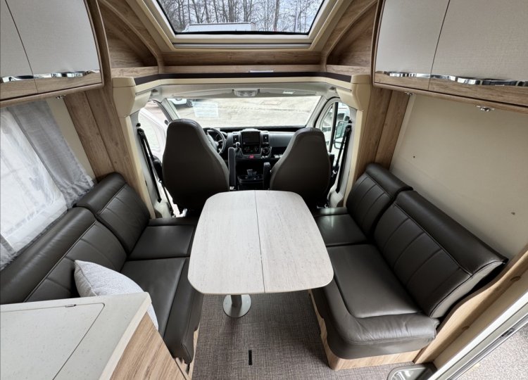 Eura Mobil , 2,3 PROFILA RS 720ES MJT obytný automobil