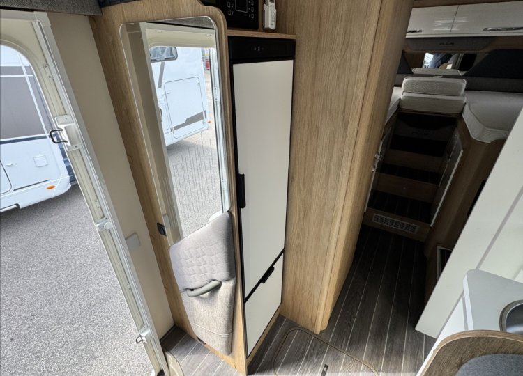 Roller Team , 2,3 ZEFIRO 284+ MJT obytný automobil