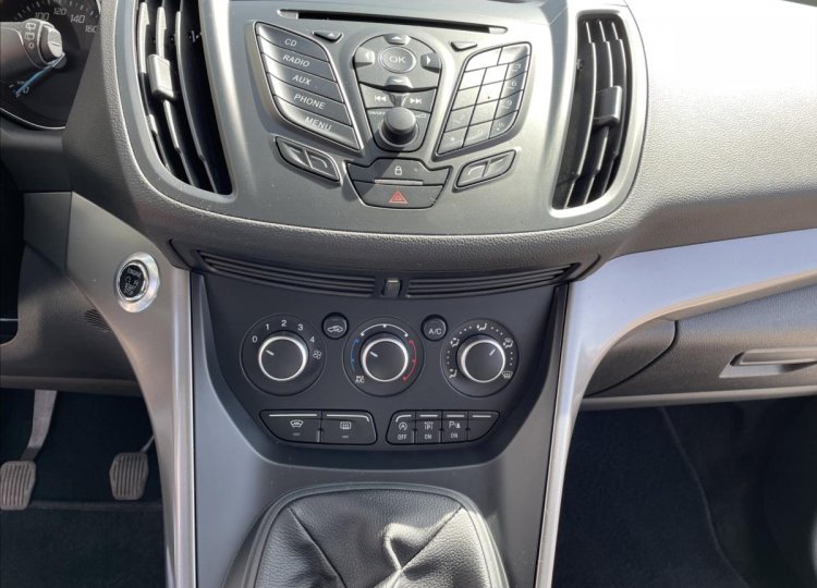 Ford Kuga, 1,5 EcoBoost TOP STAV