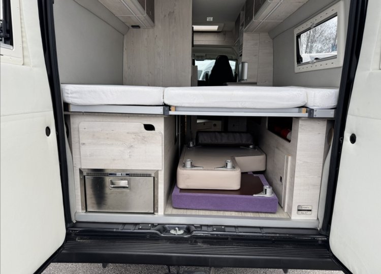 Robeta , 2,0 Apollo HDi obytný automobil