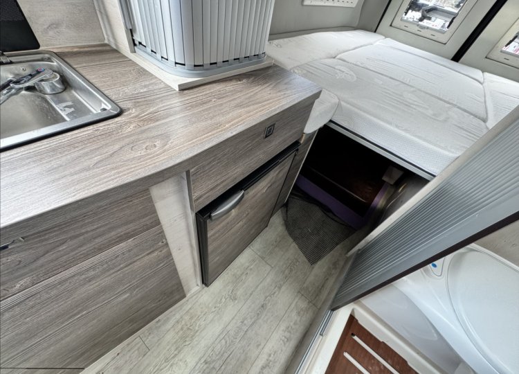 Robeta , 2,0 Apollo HDi obytný automobil