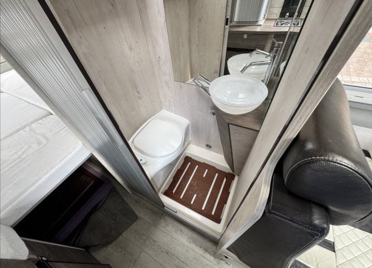 Robeta , 2,0 Apollo HDi obytný automobil