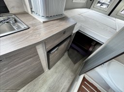 Robeta , 2,0 Apollo HDi obytný automobil