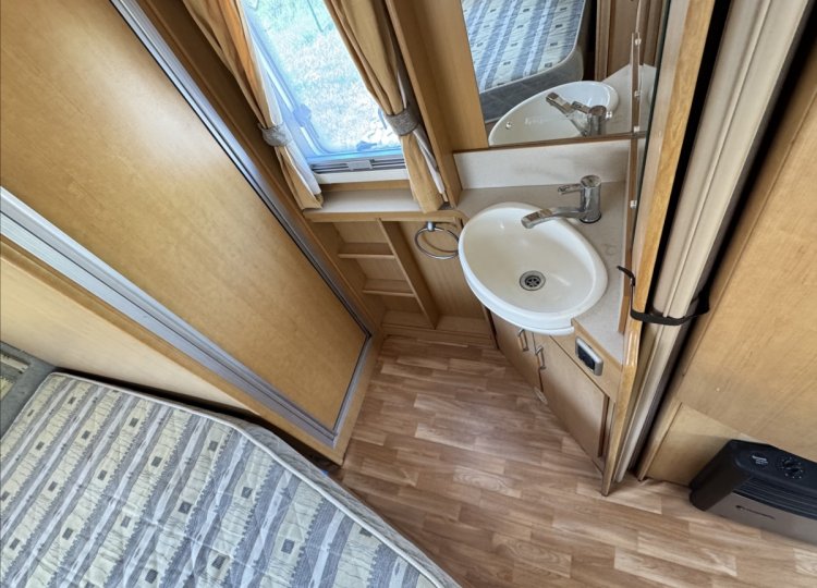 Ostatní , SWIFT Impression 500 obytný přívěs