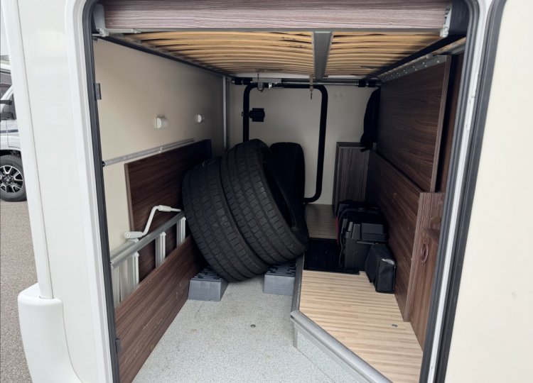 Benimar , 2,0 Tessoro 440 TDCi obytný automobil