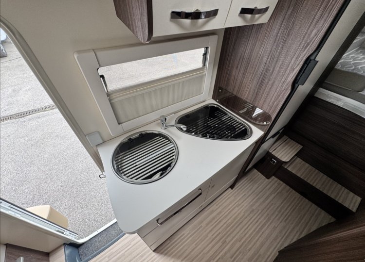 Benimar , 2,0 Tessoro 440 TDCi obytný automobil