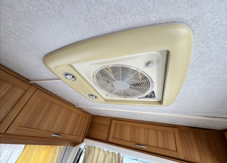 Elnagh , 2,3 Clipper 80 JTD obytný automobil