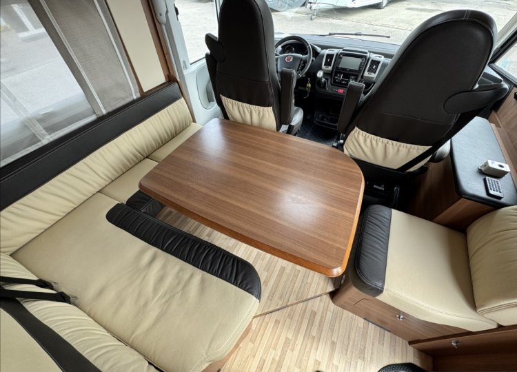 LMC , 2,3 I 730 MJT obytný automobil