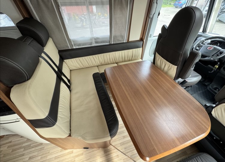 LMC , 2,3 I 730 MJT obytný automobil