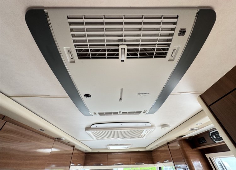 LMC , 2,3 I 730 MJT obytný automobil