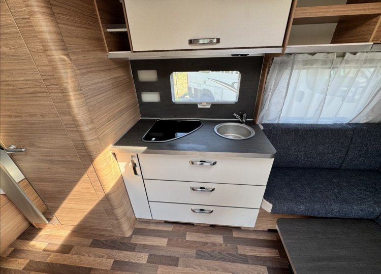 Weinsberg , W51 obytný přívěs