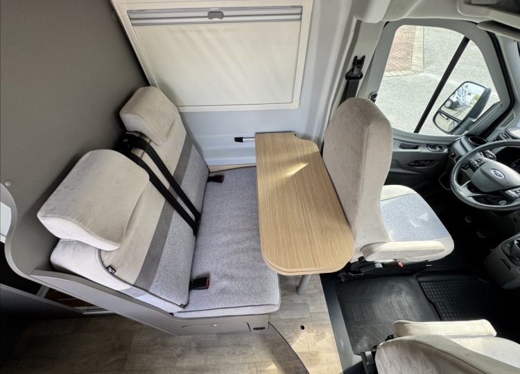 LMC , 2,0 Innovan 590 TDCi obytný automobil