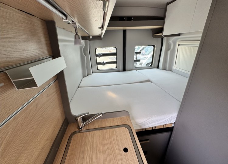 LMC , 2,0 Innovan 590 TDCi obytný automobil