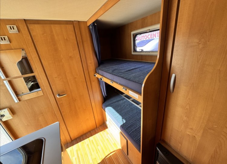 CI Caravans International , 2,3 Elliot 40 MJTD obytný automobil