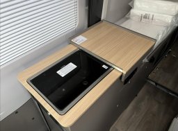LMC , 2,0 Innovan 592 TDCi obytný automobil