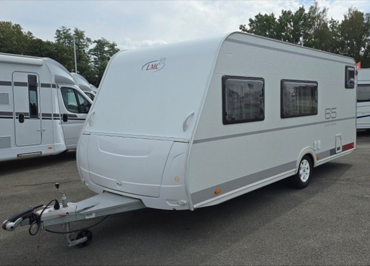 LMC , Style 493K obytný přívěs