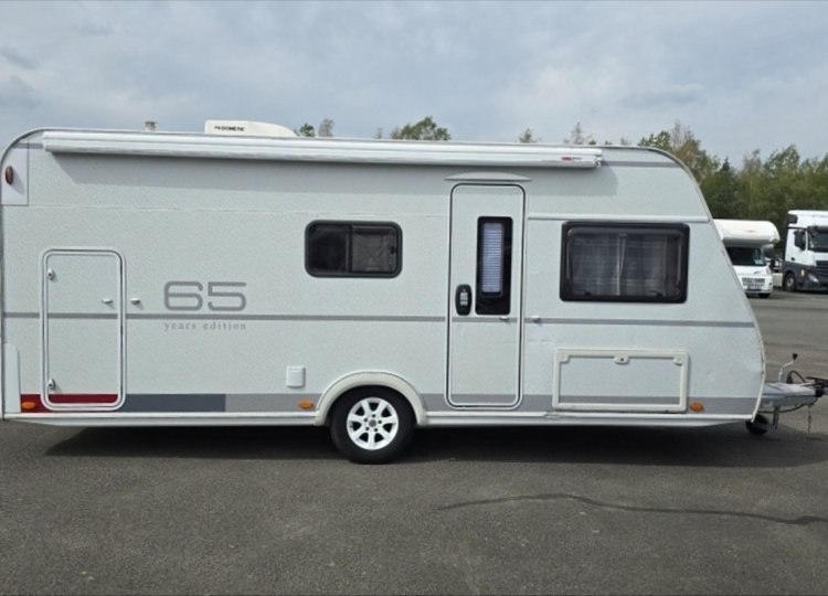 LMC , Style 493K obytný přívěs