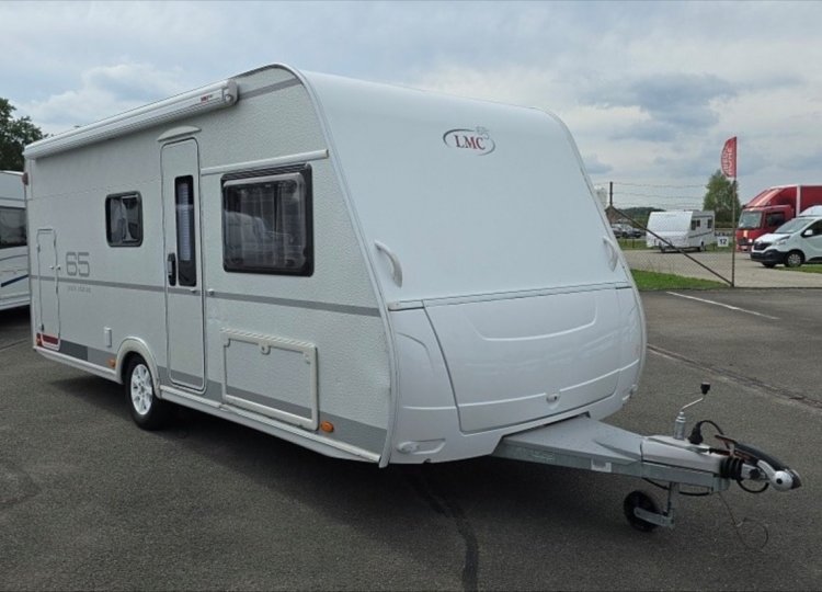 LMC , Style 493K obytný přívěs