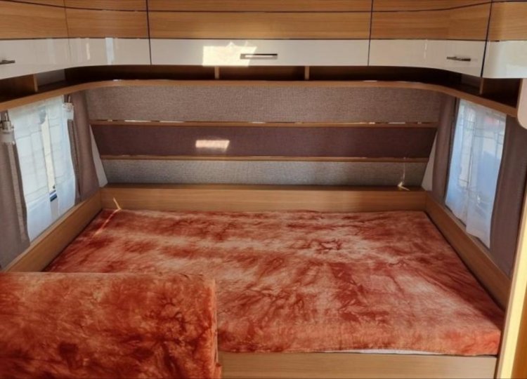 LMC , Style 493K obytný přívěs