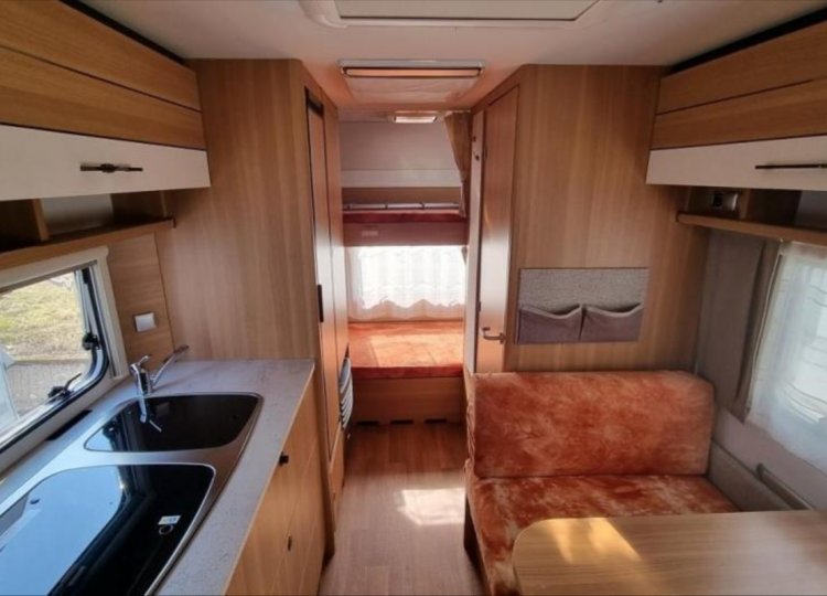 LMC , Style 493K obytný přívěs