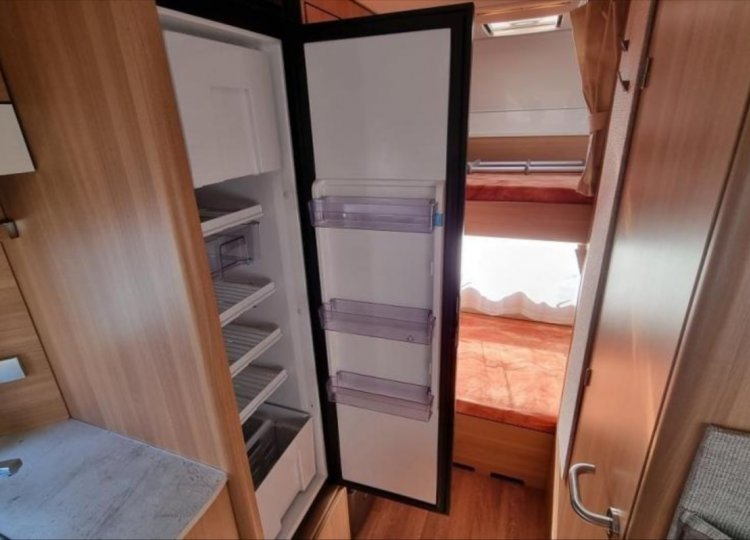 LMC , Style 493K obytný přívěs