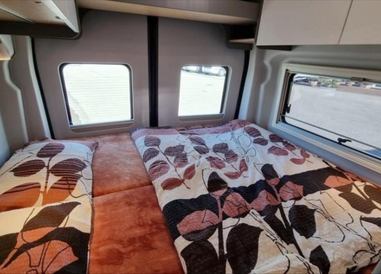 LMC , 2,0 Innovan 590 TDCi obytný automobil