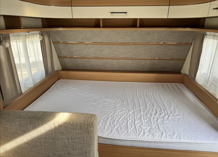 LMC , Style 490K obytný přívěs