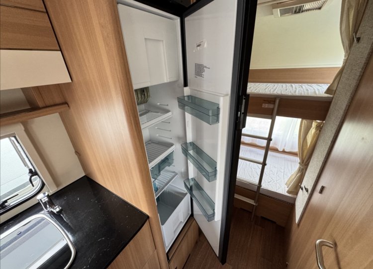 LMC , Style 490K obytný přívěs