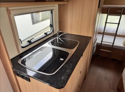 LMC , Style 490K obytný přívěs