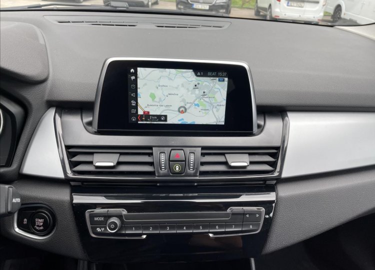BMW Řada 2, 2,0 218D